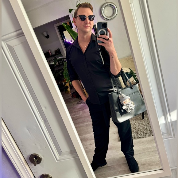 Meet your Posher, Alex - Picture 2 of 8